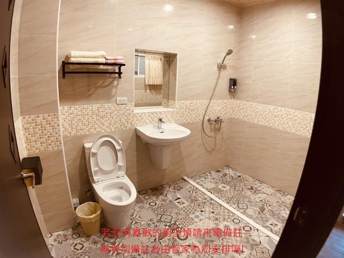 Green Only Homestay Tainan Esterno foto
