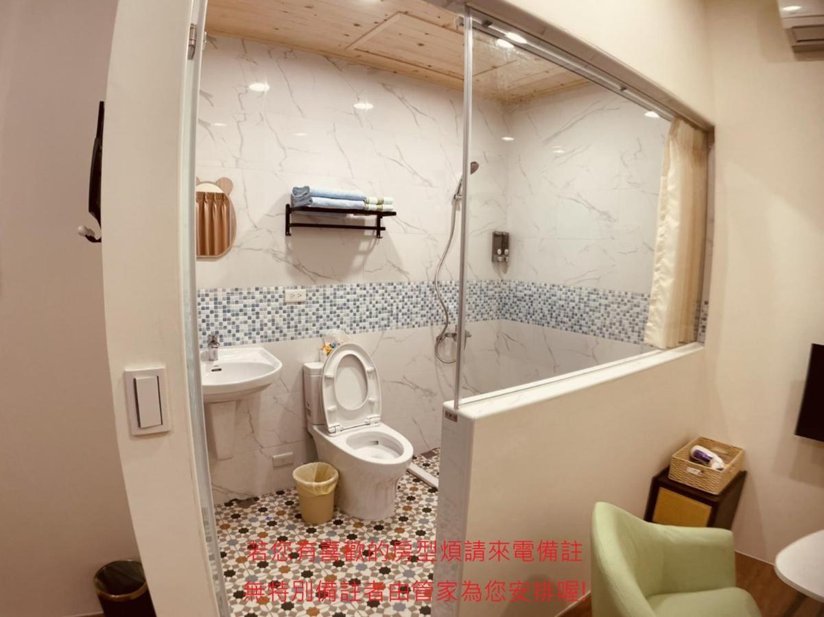 Green Only Homestay Tainan Esterno foto