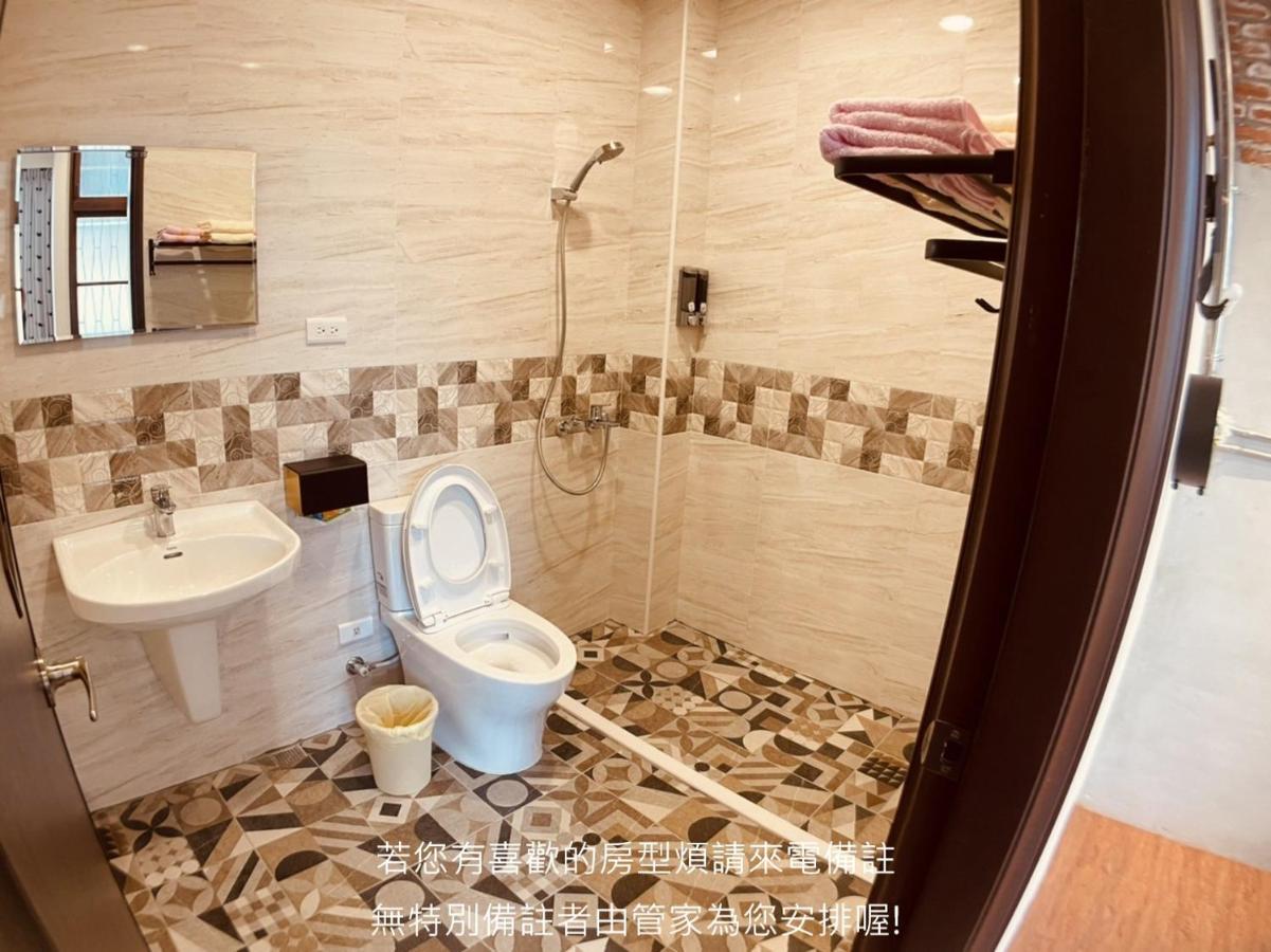 Green Only Homestay Tainan Esterno foto